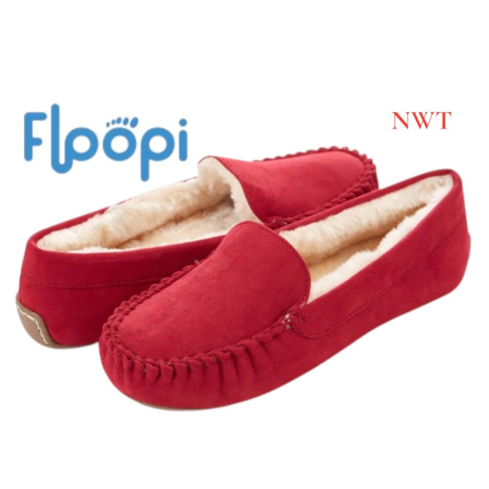 NWT Women’s Lily Moccasin Faux Suede Slippers Red